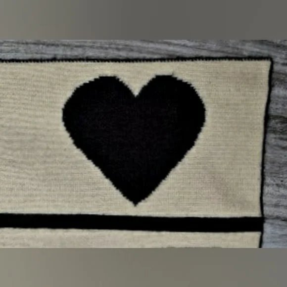 Juicy Couture Black and White Collegiate Logo Soft Wool Long S… - Picture 7 of 9